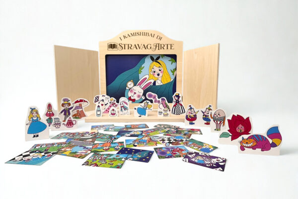 Alice nel Paese delle Meraviglie, Giù Giù Giù nella Tana del Coniglio | Storia kamishibai bilingue italiano/inglese con burattini, flashcards e materiali educativi stampabili Alice in Wonderland, Down Down Down the Rabbit Hole – Bilingual Kamishibai Story