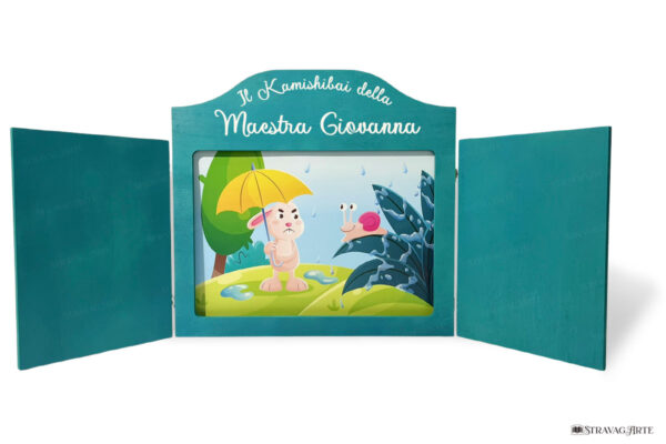 Teatrino kamishibai personalizzabile A3 in legno di StravagArte, perfetto per regalo maestre e materiale didattico. Anche con carta docente. colore TURCHESE.