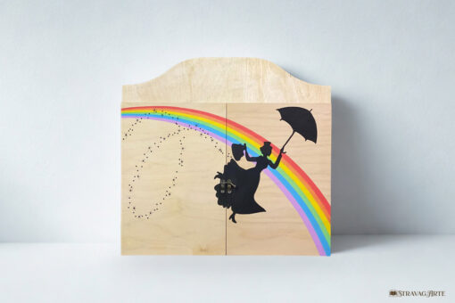 Teatrino kamishibai personalizzabile A3 in legno di StravagArte, perfetto per regalo maestre e materiale didattico. Anche con carta docente.