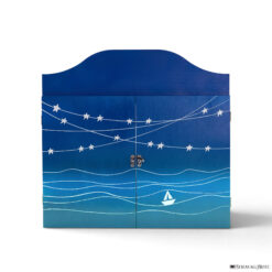 Teatrino kamishibai A3 personalizzato in legno BC01 colore blu chiaro tema mare, barchetta e stelle StravagArte